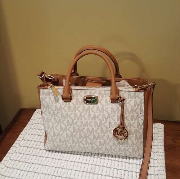 Michael Kors Handbags - !!!MEMORIAL DAY WEEKEND SALE!!! Authentic MK